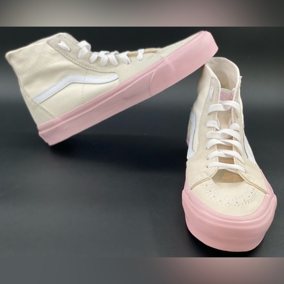 Vans Shoes - 🔥🔥Cream/Pink/White SkateHigh Vans Brand New (Women’s Size 9)  (Men’s Size 7.5)